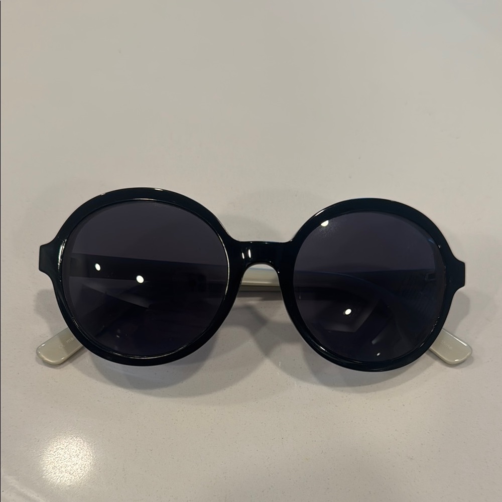 Black Round Sunglasses